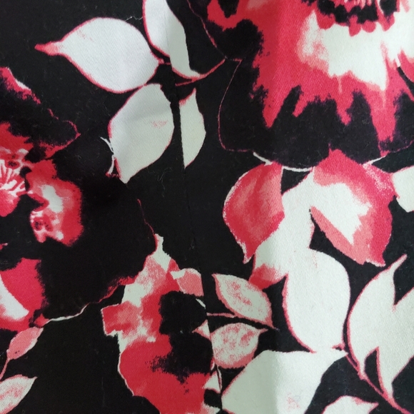 WHBM Strapless Bustier Floral Top Size 2 - Picture 4 of 13